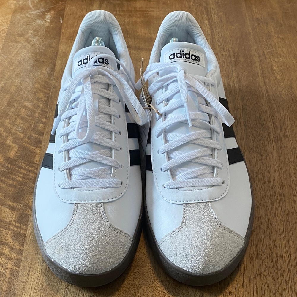 Adidas Classic White and Black Trainers VL COURT BASE